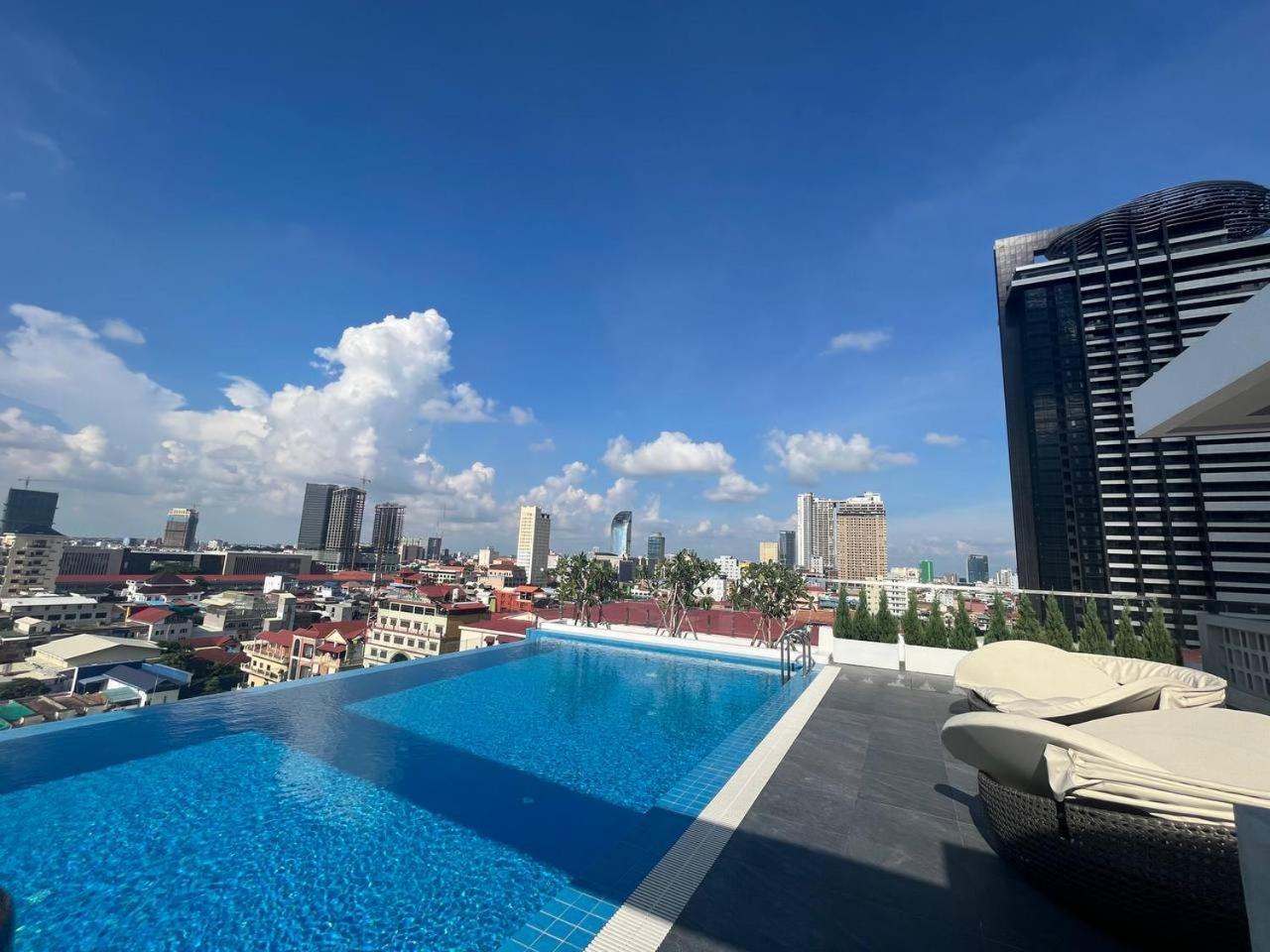 Bk Residence Phnom Penh Bagian luar foto